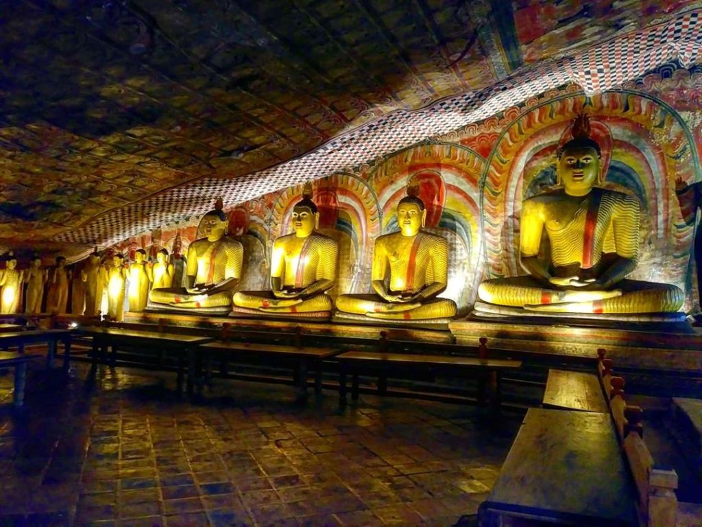 Dambulla temple srilanka
www.ceylonwhales.com